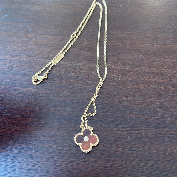 VAN CLEEF & ARPELS BROWN SMALL ALHAMBRA 2020 DIAMOND NECKLACE - Picture 3 of 5